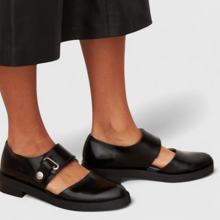 Ieva - Pantofi eleganți în stil retro cu un accent modern 