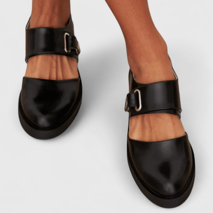 Ieva - Pantofi eleganți în stil retro cu un accent modern 