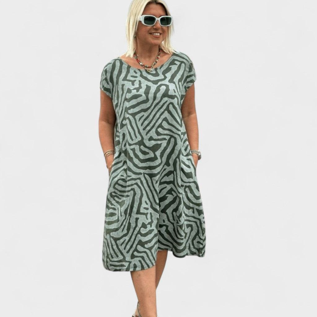 Greta - Dress with a Round Neckline and Beautiful Pattern