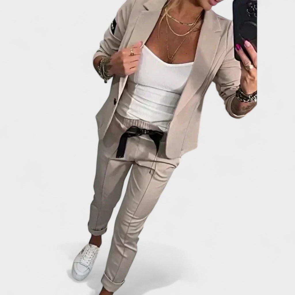 Karolina - Set croit la comandă cu sacou moale și pantaloni sport largi