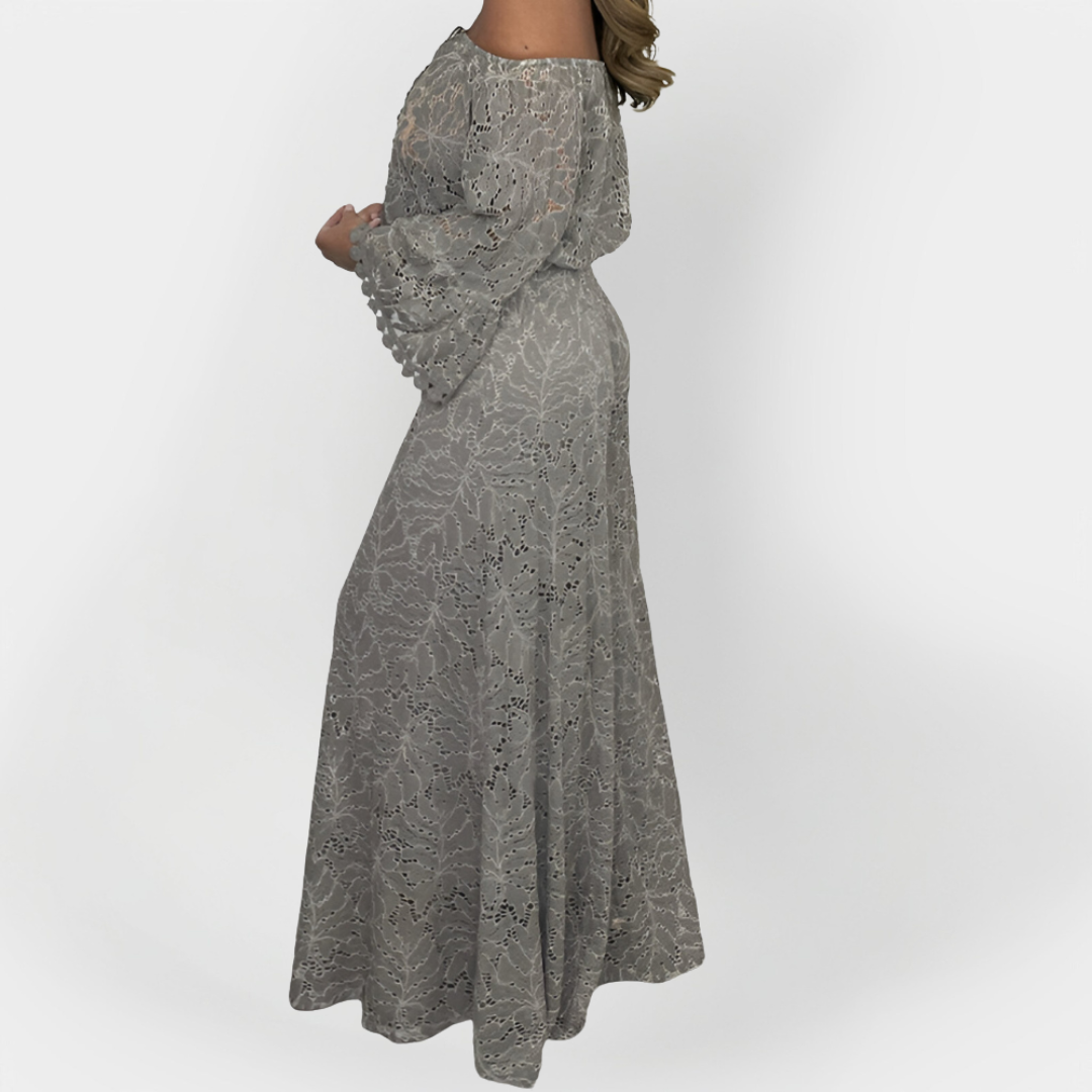 Dress with Open Shoulders and Lace
