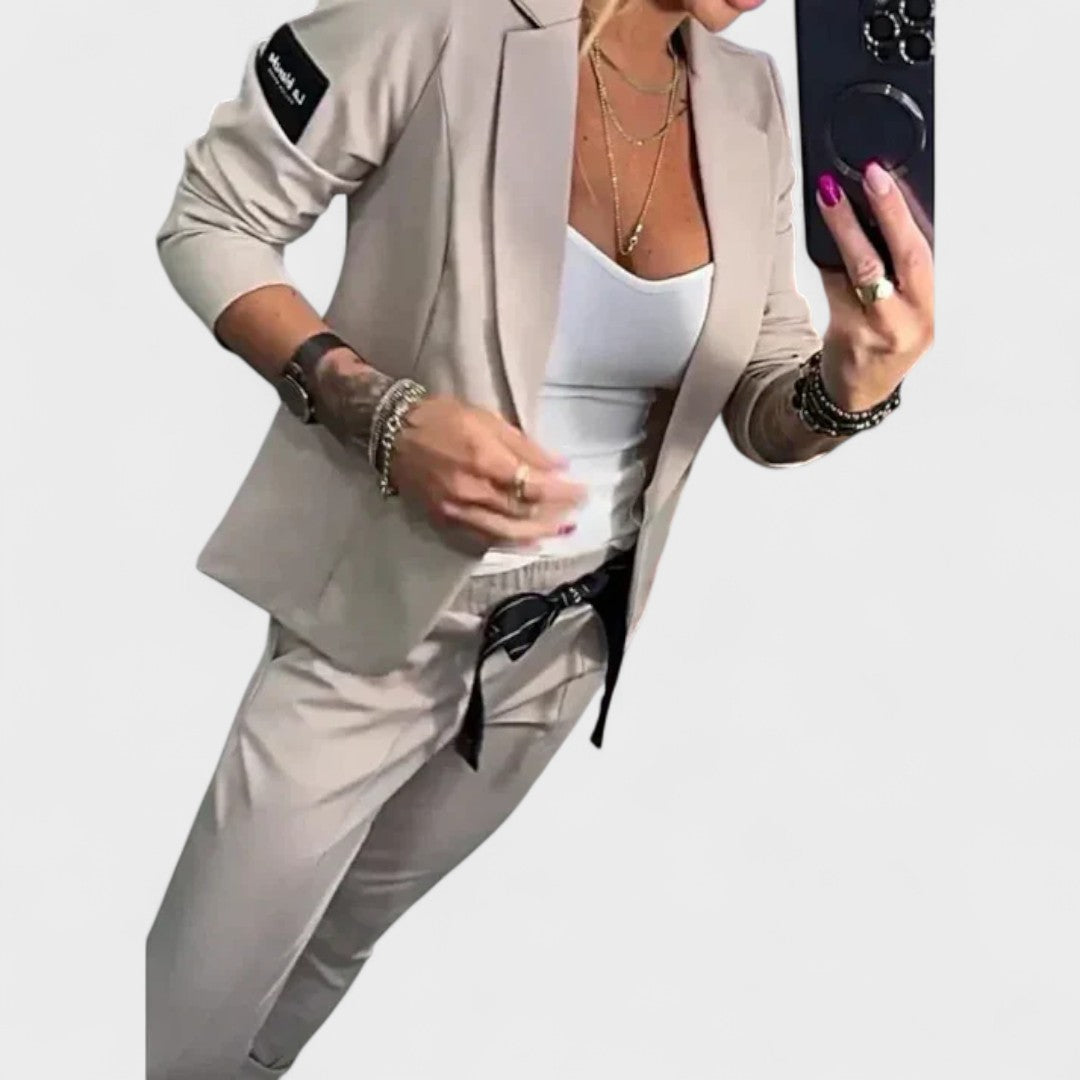 Karolina - Set croit la comandă cu sacou moale și pantaloni sport largi