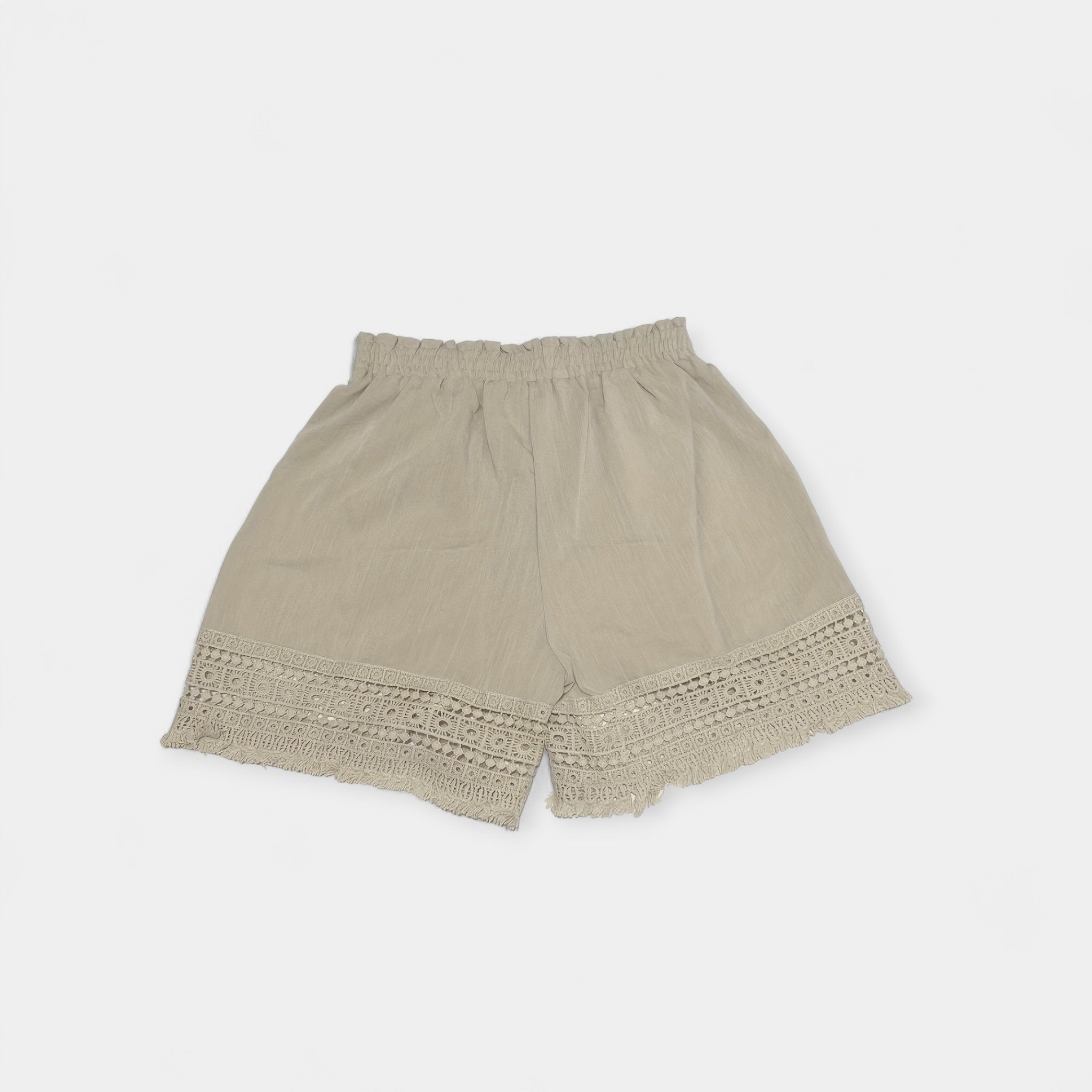 Pantaloni scurți din dantelă