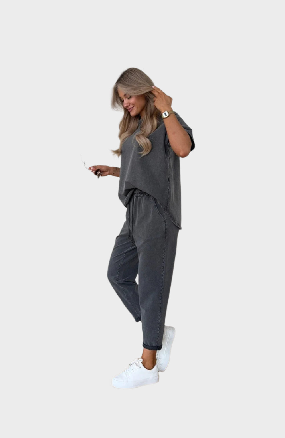 Set zilnic cu tricou și pantaloni jogger