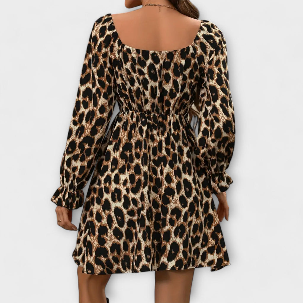 Catarina - Rochie scurtă cu imprimeu leopard