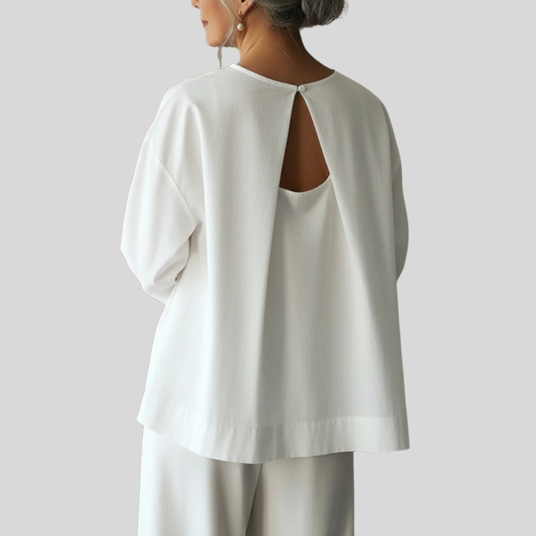 Nora - Relaxed Fit 3/4 Sleeve Top with Open Back Detail