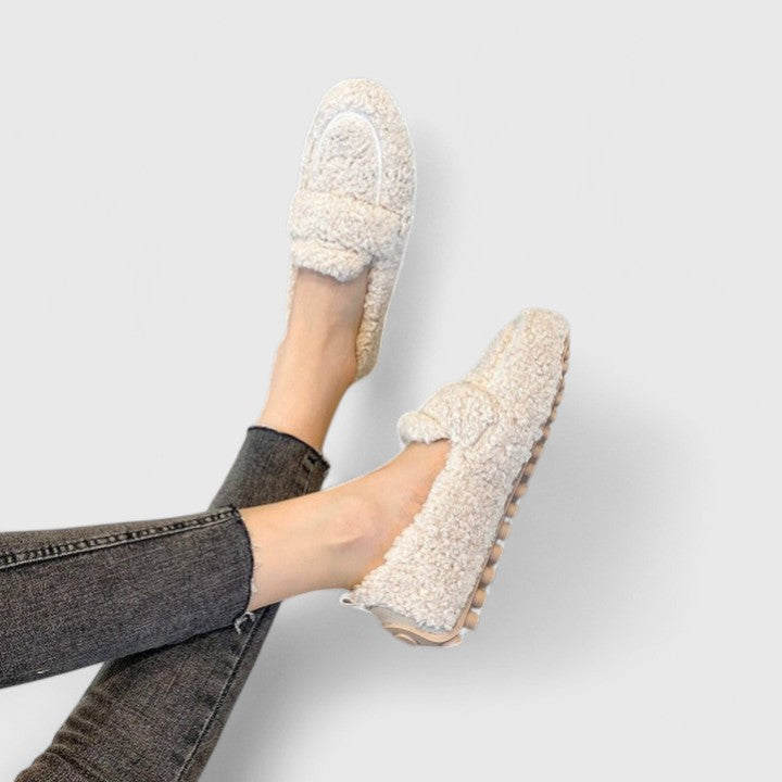 Pantofi slip-on călduroși cu design elegant