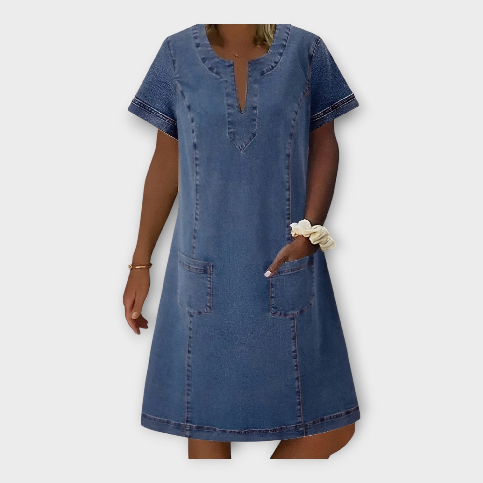 Rochie din denim cu buzunare și decolteu în V