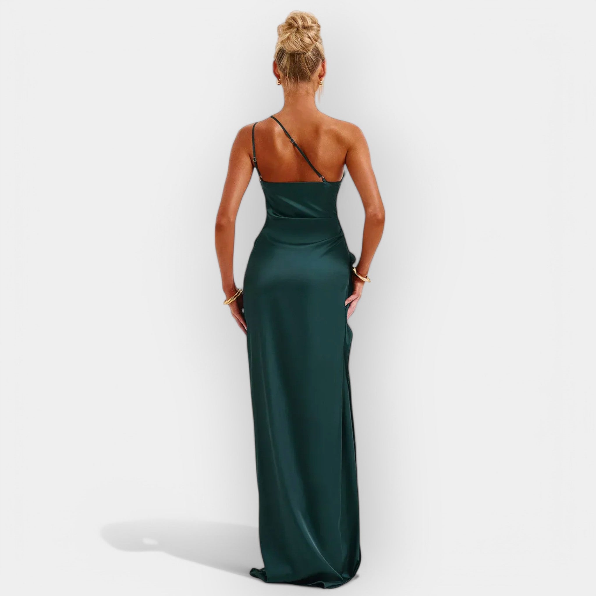 Rochie de satin pentru seri aristocratice
