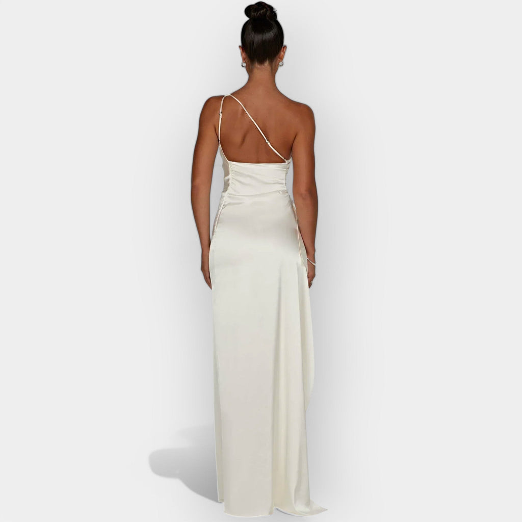 Rochie de satin pentru seri aristocratice