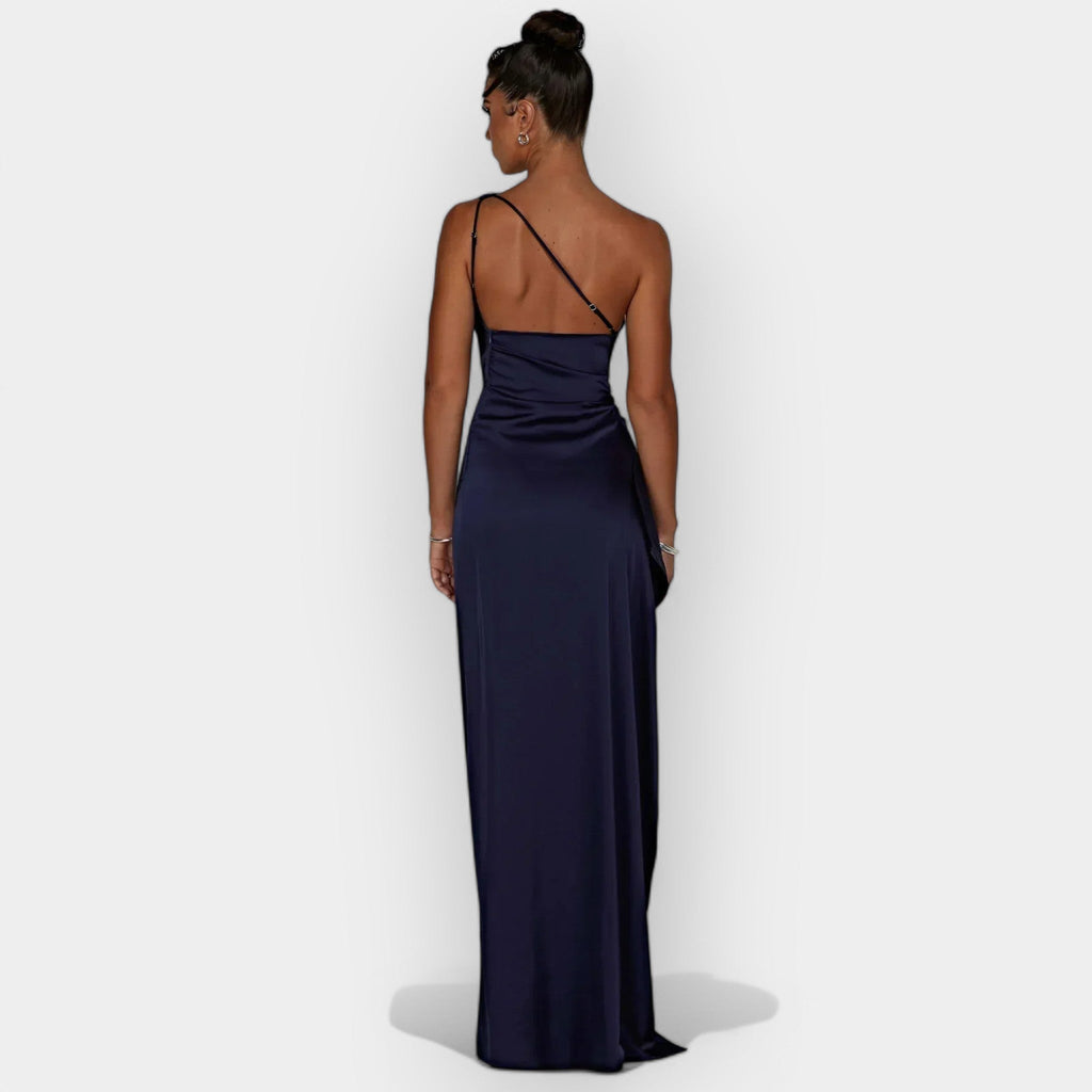 Rochie de satin pentru seri aristocratice