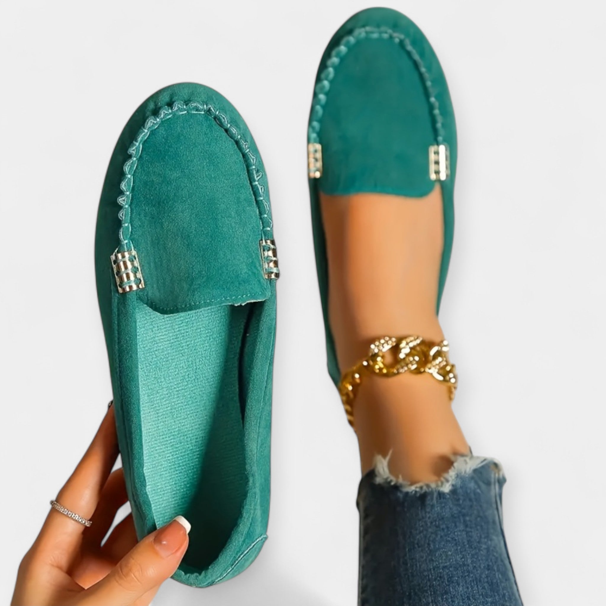 Mocasini cu accente metalice