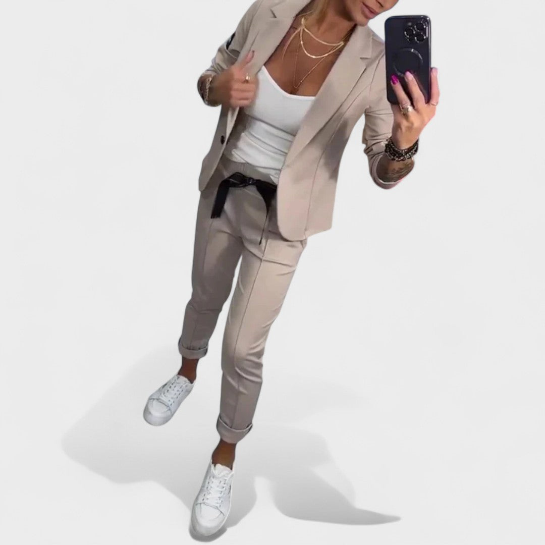 Karolina - Set croit la comandă cu sacou moale și pantaloni sport largi