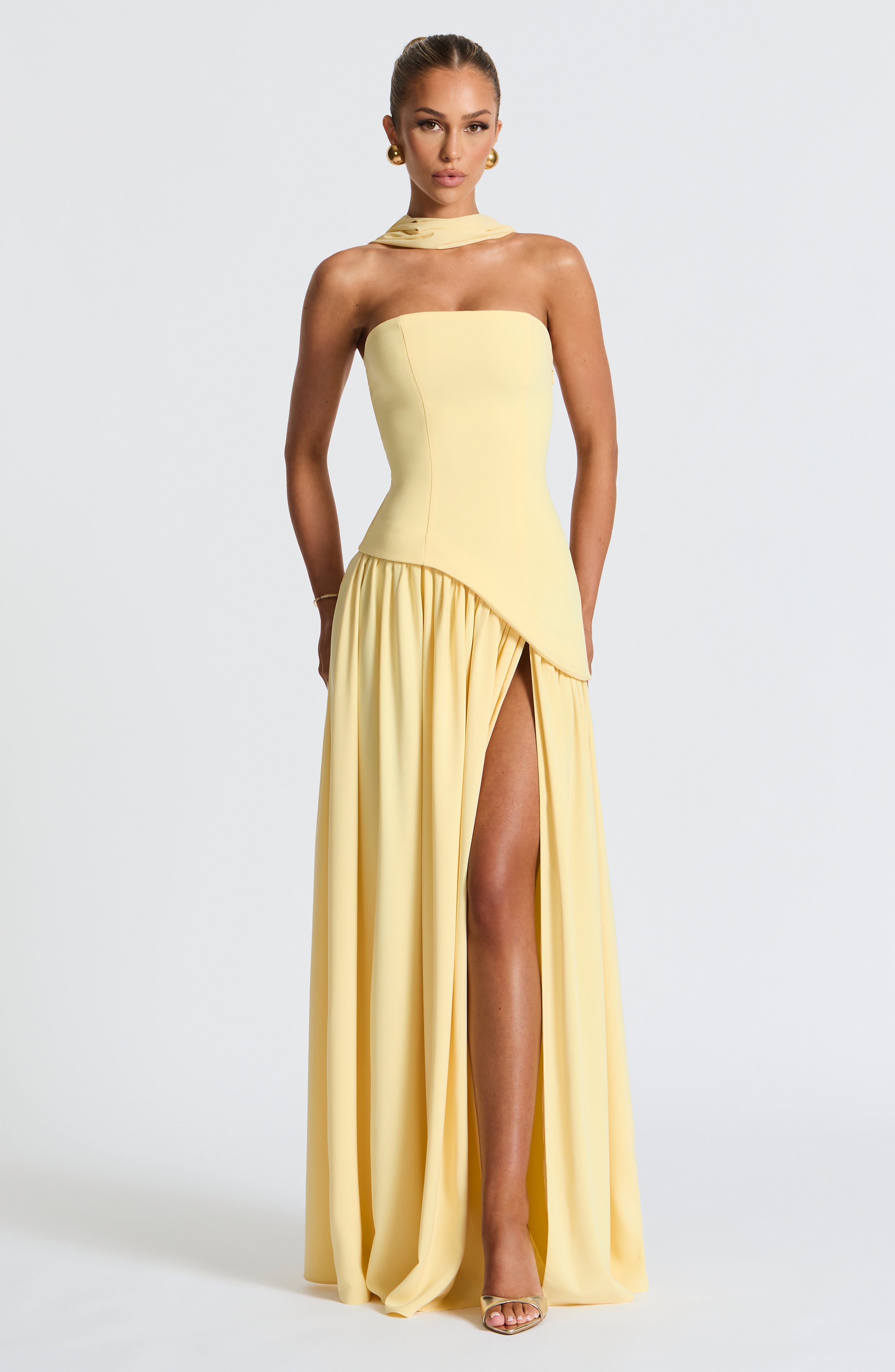 Rochie maxi cu o clasă care uimește