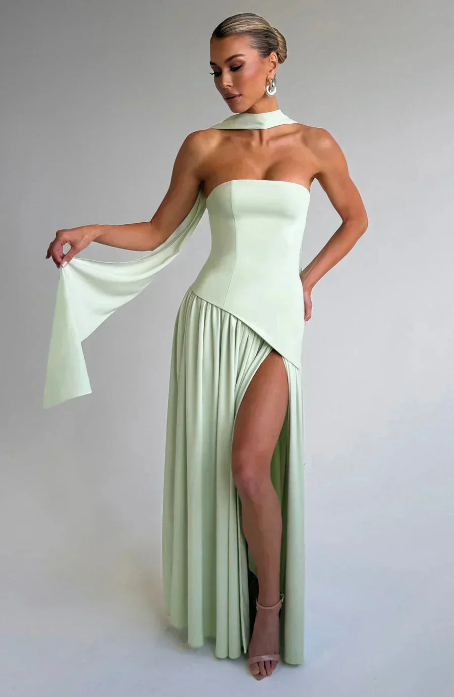 Rochie maxi cu o clasă care uimește